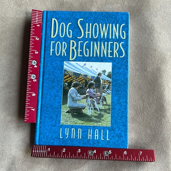 Dog Showing for Beginners hardcover by Lynn Hall first printing. - Picture 5 of 5